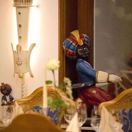 Szálloda Zwei Mohren 3*