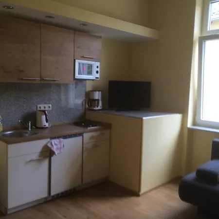 Zwei Mohren Szálloda 3*