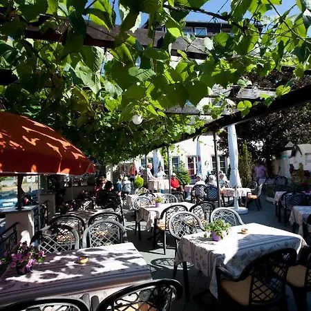 Zwei Mohren 3* Rüdesheim nad Renem