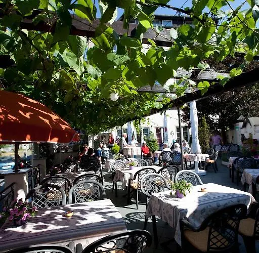 Zwei Mohren 3* 로데스하임암라인